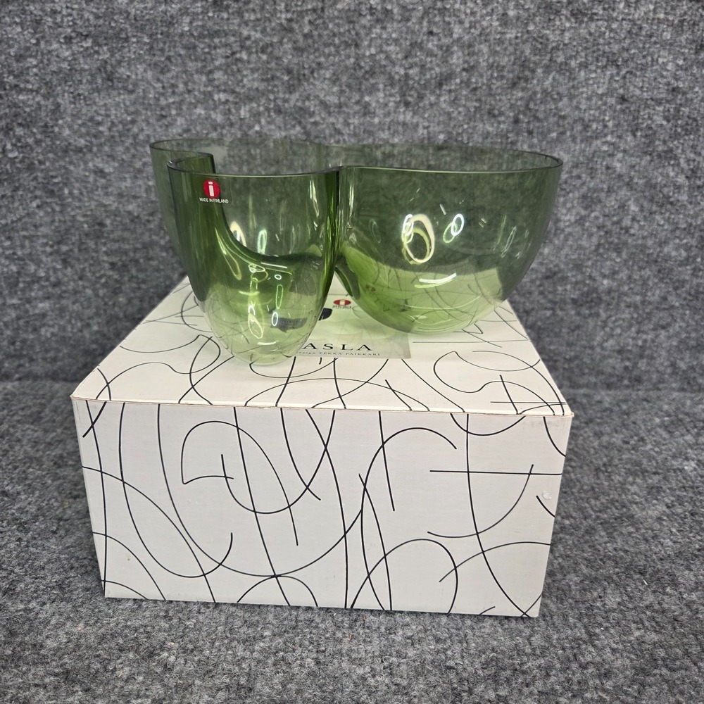 Alvar ASLA Iittala Shallow Crystal Clear Green Savoy Glass Vase Finland